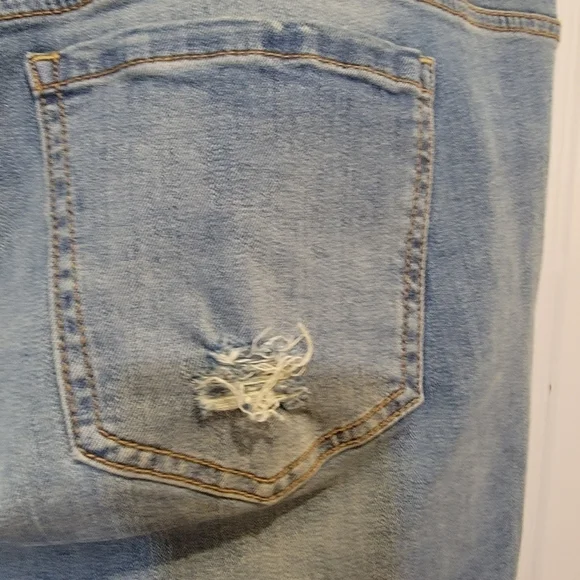 Torrid Light Wash Distressed Skinny Jeans Size 24R - Picture 8 of 17